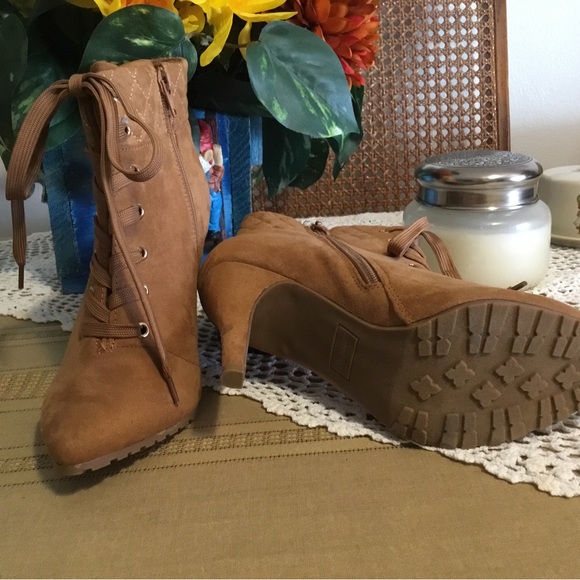 ME TOO TEXTILE UPPER BROWN SUEDE 3.5 HEEL BOOTS / SIDE ZIPPER/ NWOT/ SIZE 8 - Picture 2 of 5